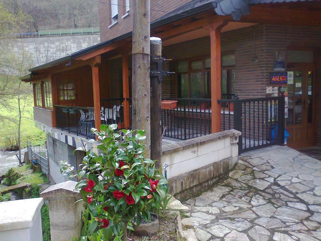 Hostal El Peregrino La Portela de Valcarce Exterior foto